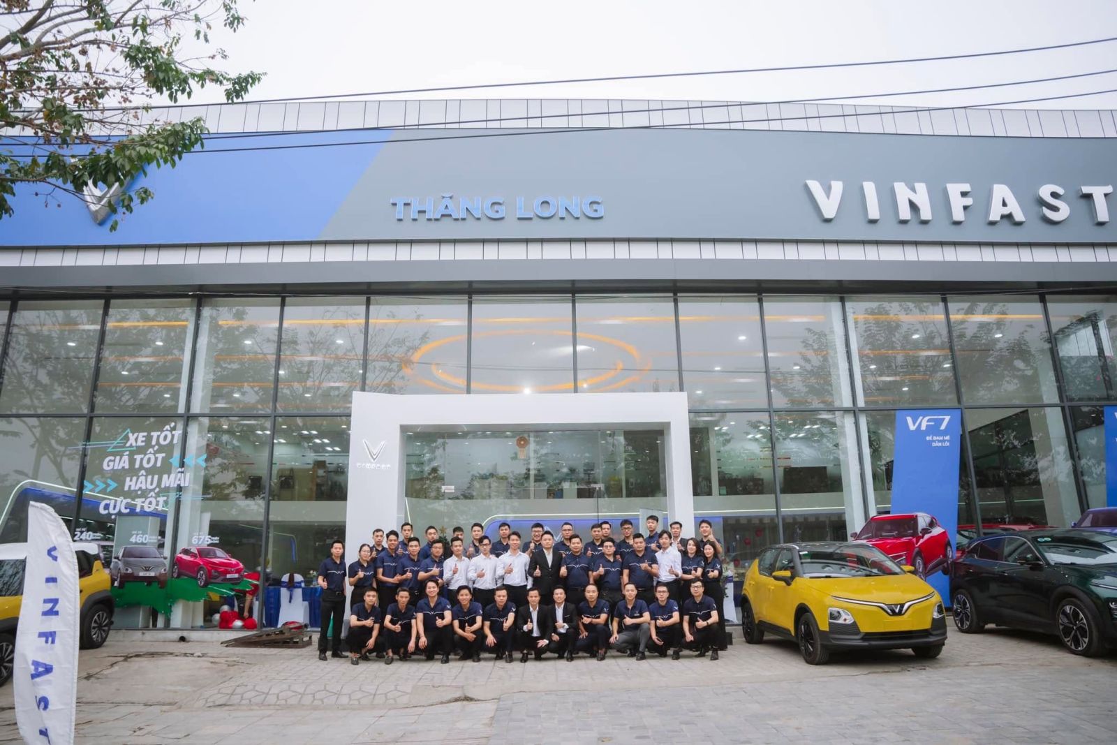 Không gian showroom VinFast Ô tô Thăng Long