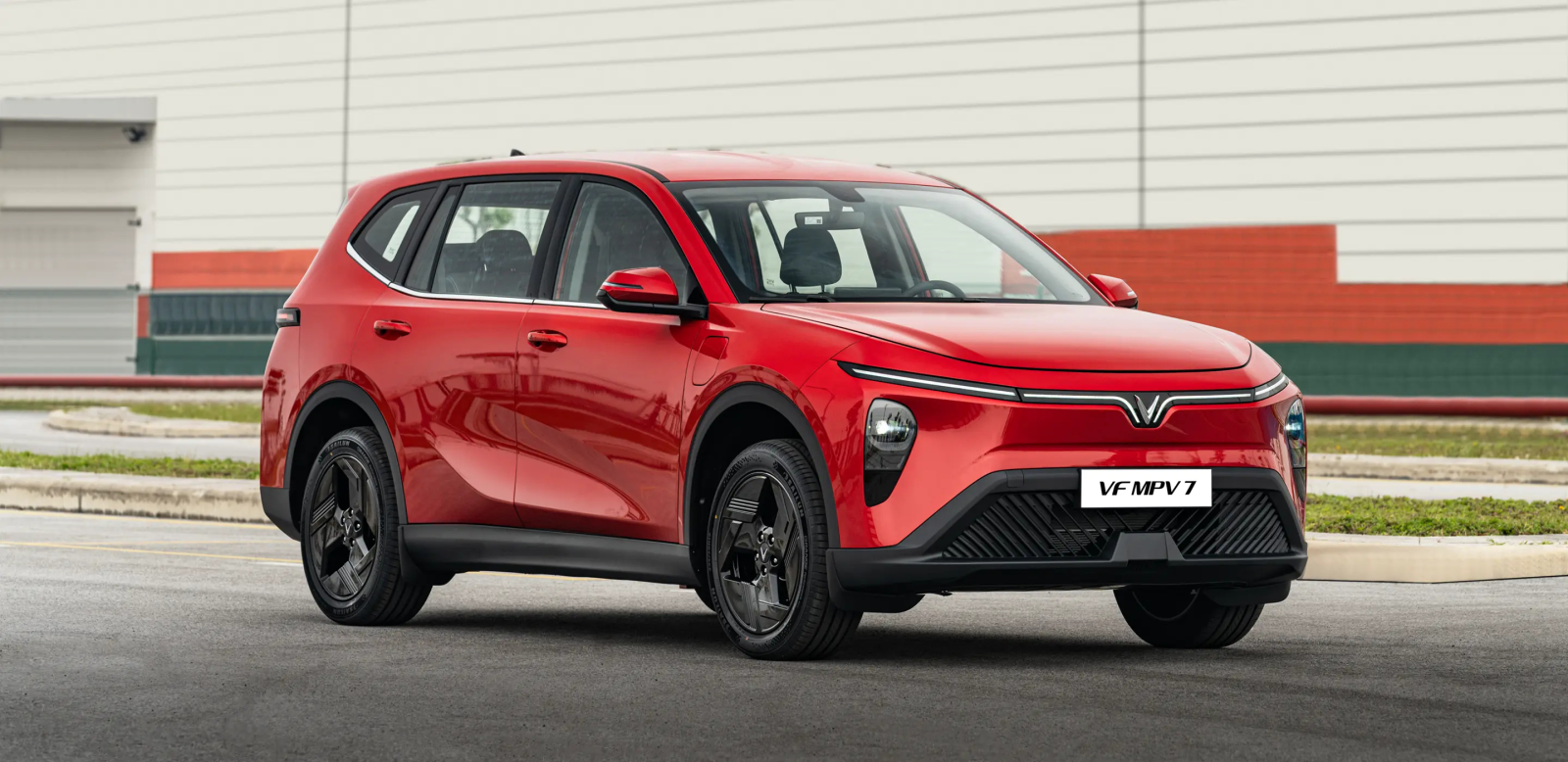 Góc nhìn ngoại thất VinFast VF MPV 7